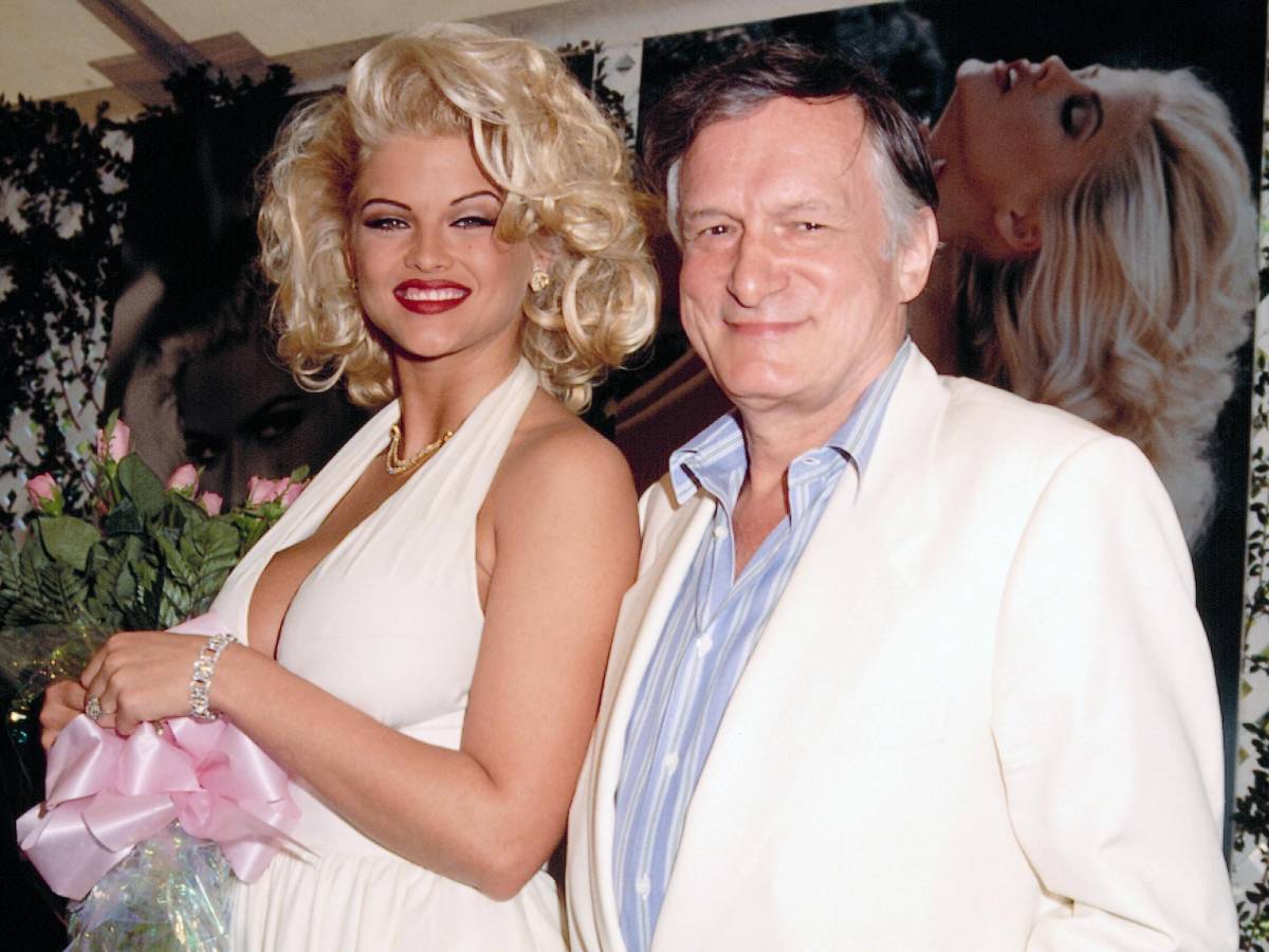 Брак с 89-летним миллиардером и смерть в 39: звезда Playboy Анна Николь Смит стала героиней фильма
