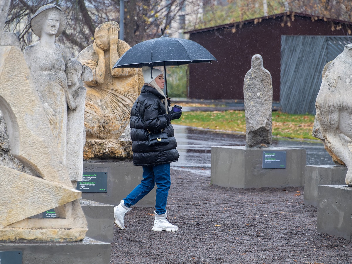 Майские праздники Придется остаться дома: синоптик рассказал о погоде в Москве на майские праздники