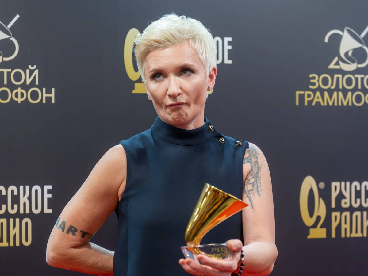 Диана Арбенина Арбенина получила страшную травму: певица не в состоянии ходить