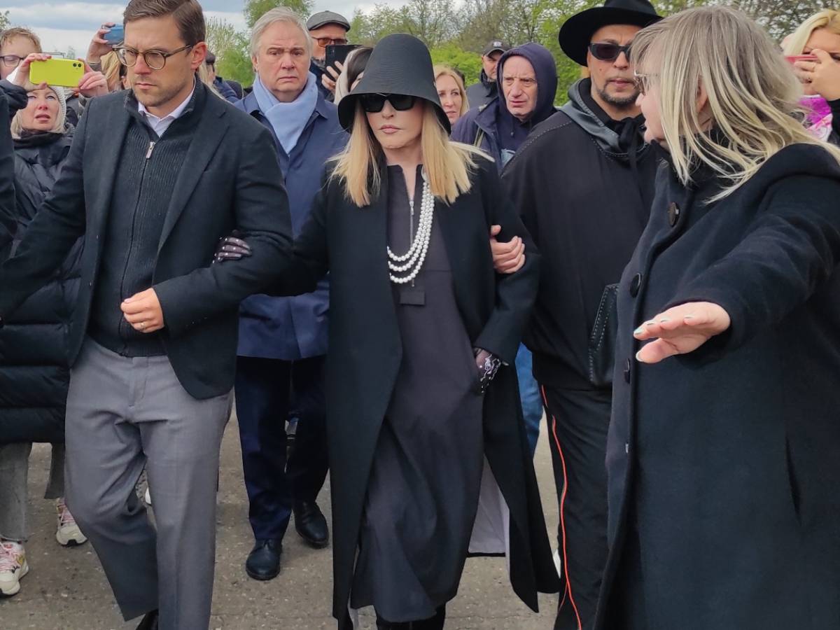 Алла Пугачева Пугачева отказалась от Грязи: где жила артистка во время приезда в Россию