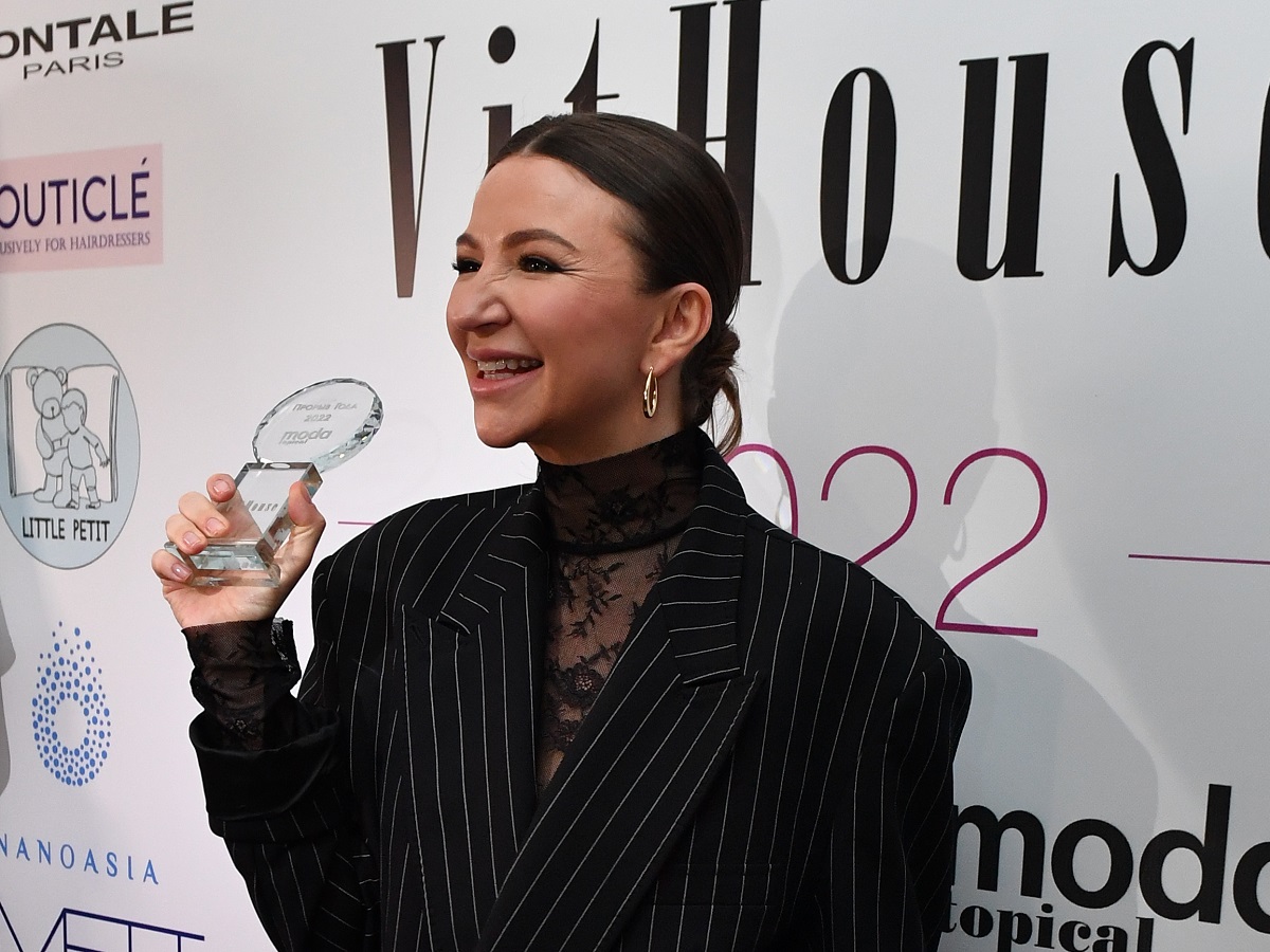 Елена Блиновская Под угрозой тюрьмы: Блиновская продолжает зарабатывать миллионы на исполнении желаний