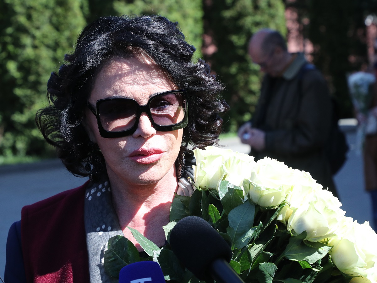 Надежда Бабкина Похоронила двоих близких людей: Надежде Бабкиной требуется срочная помощь