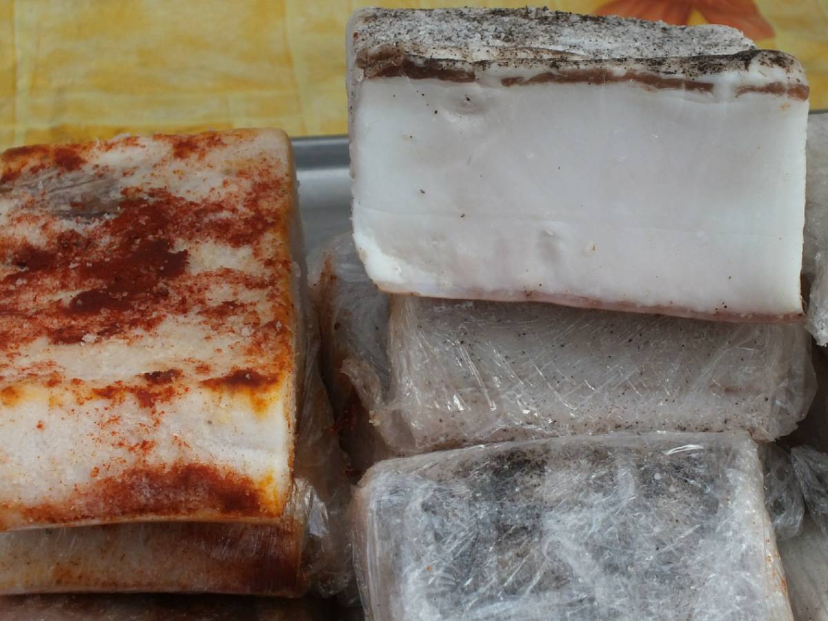 Продукт станет нежным и вкусным Не выбрасывайте зря: вот как спасти залежавшееся сало
