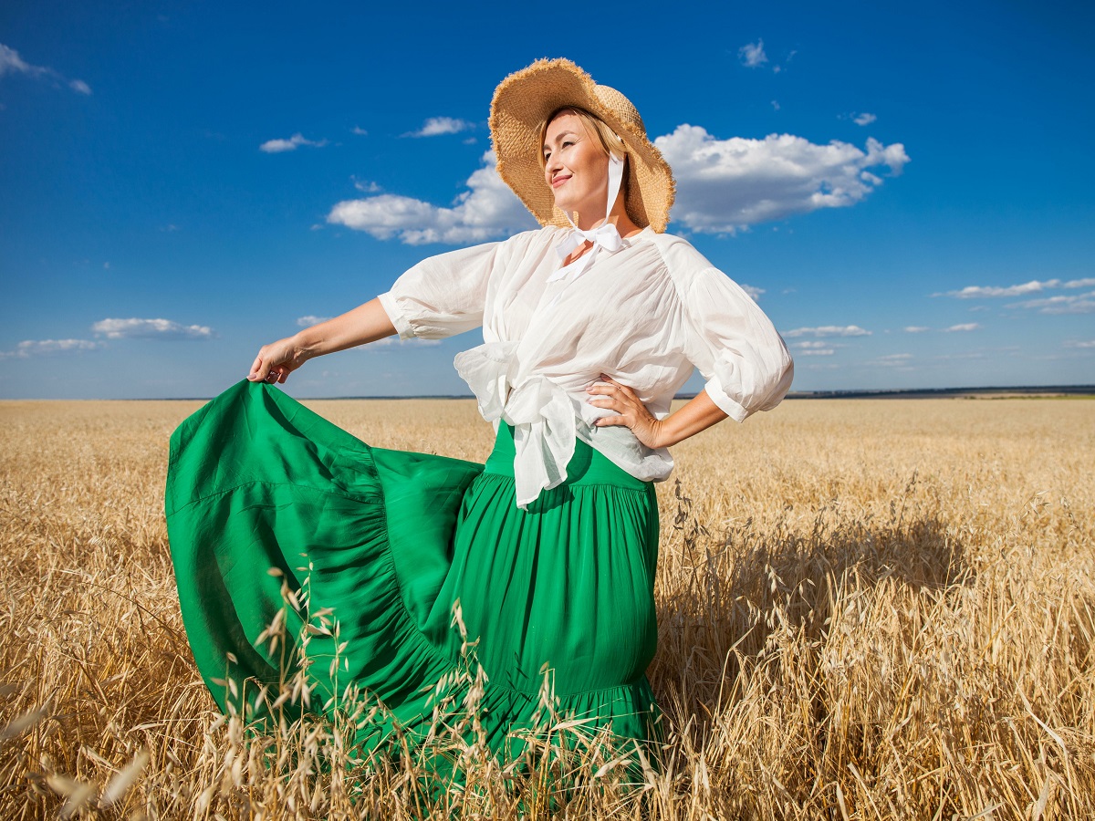 Женщина Вот почему взрослые женщины привлекают молодых парней: есть три причины