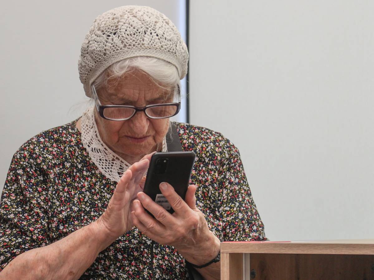 Включение режима сделает экран более темным Батарея будет держаться днями: вот что нужно сделать, чтобы снизить энергопотребление