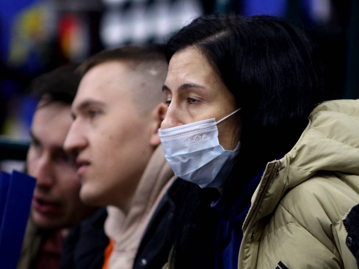 Масочный режим пока не требуется Новый штамм коронавируса «Пирола» в России: эксперты рассказали, кому нужно обязательно привиться
