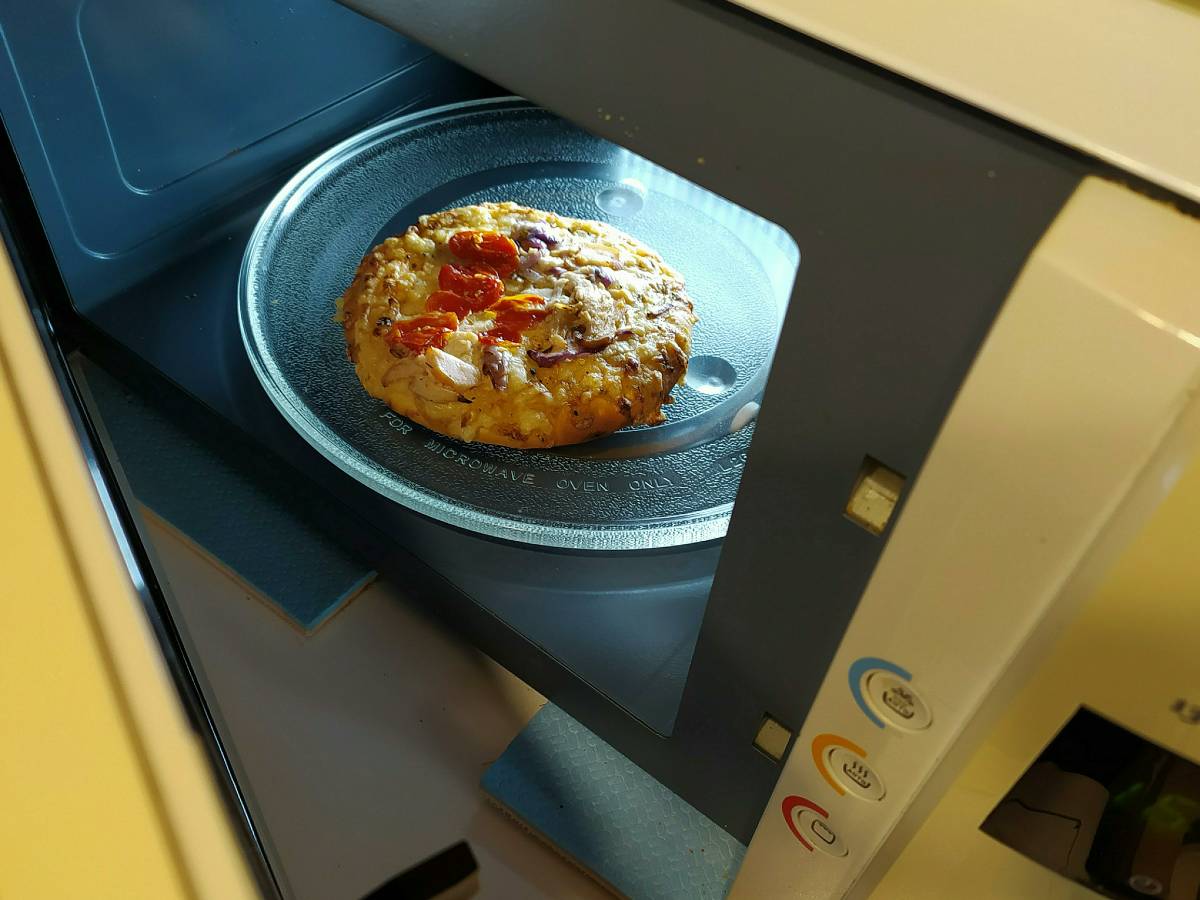 Пользы от такой еды не будет Не повторяйте эту ошибку: продукты, которые нельзя греть в микроволновке