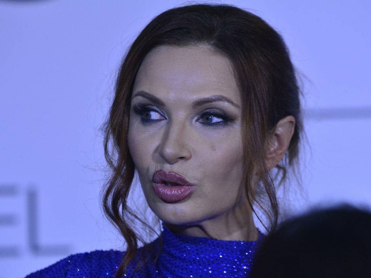 Эвелина Бледанс «Зачем нам эта мерзость?»: в Сети обсудили интимные фотографии Эвелины Бледанс