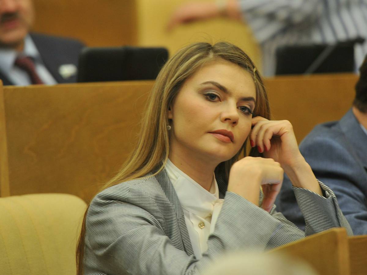 Алина Кабаева Фотографии Кабаевой вызвали споры в Сети: поклонников возмутила одна деталь